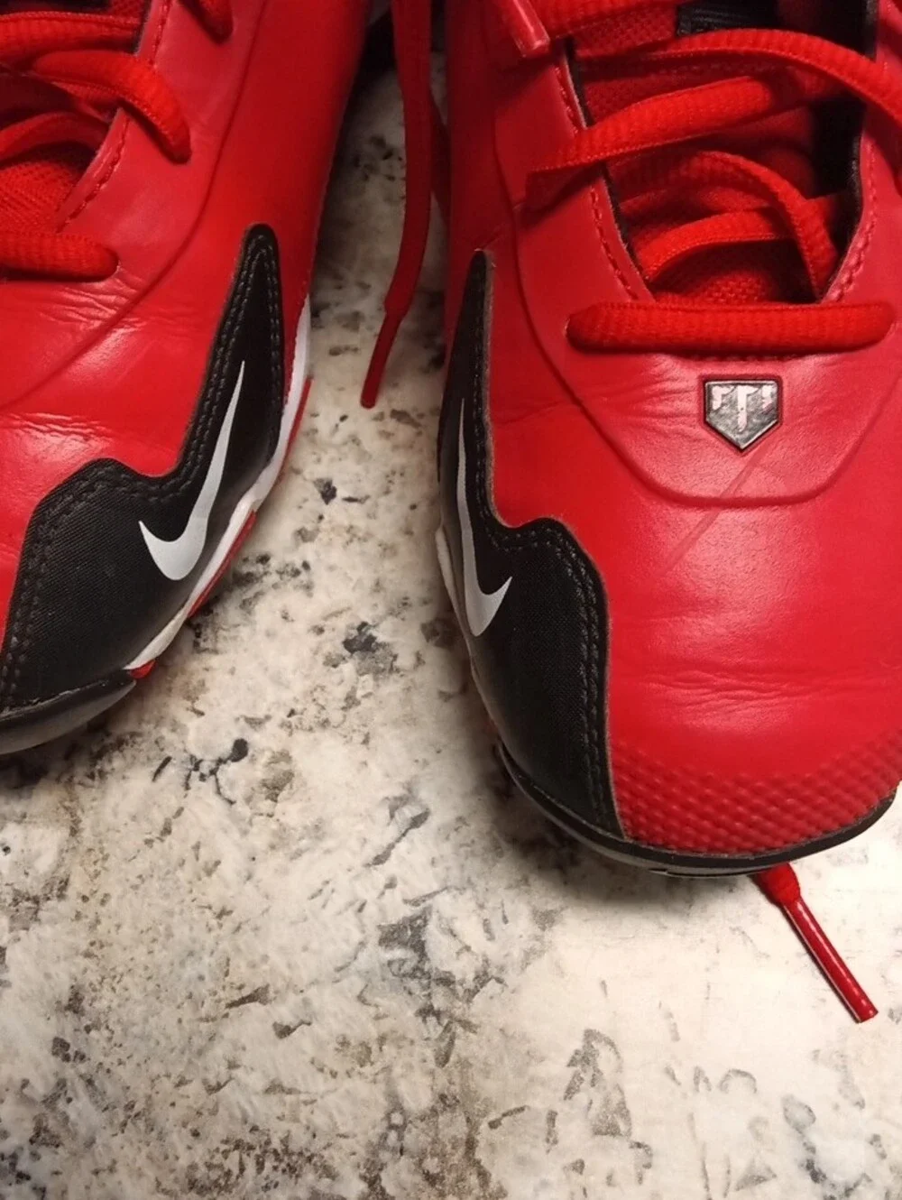 Nike Fastflex Trout Red and Black Sports Cleats Size 4Y